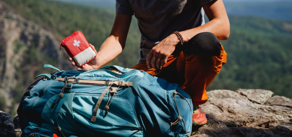 Trekking in sicurezza con gli strumenti giusti
