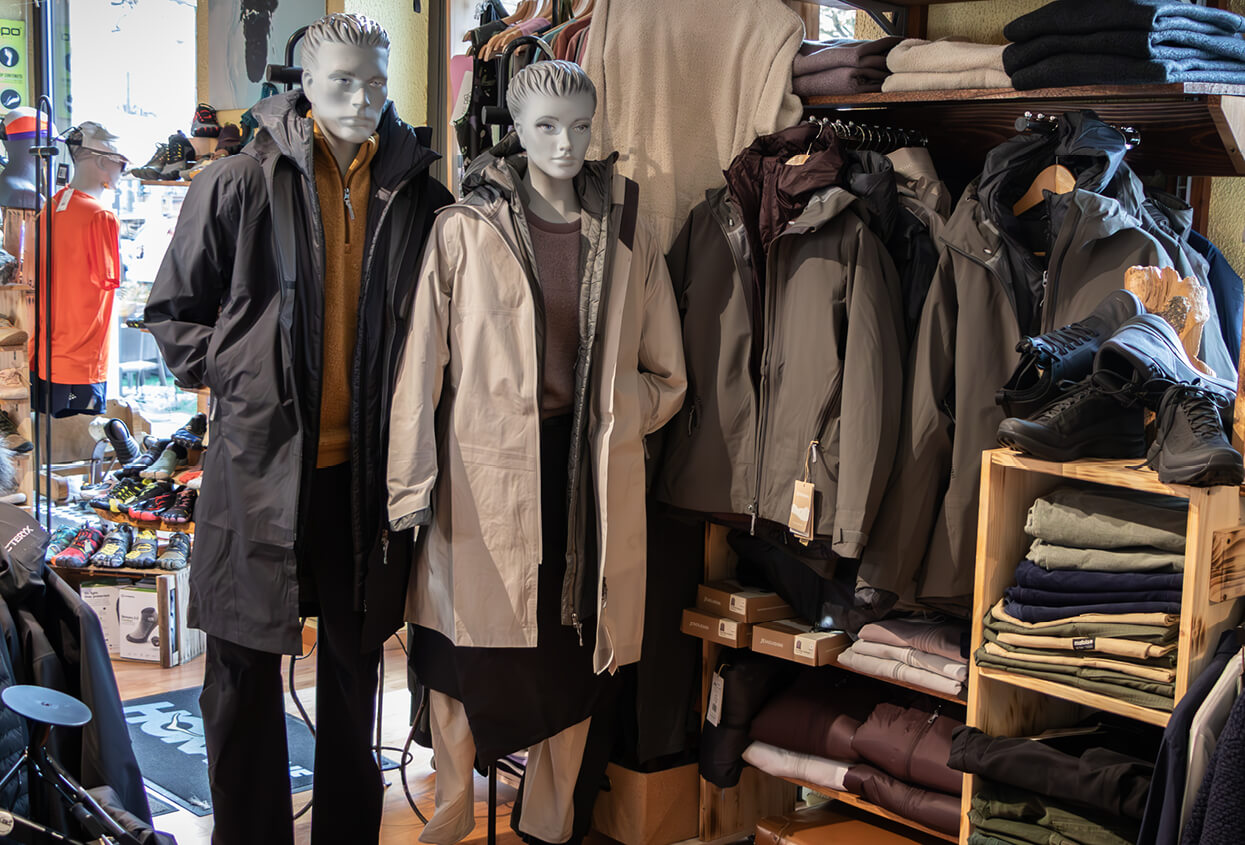 Foto delle proposte di abbigliamento Houdini per uomo e donna, disponibili da Passion Sport a Torino