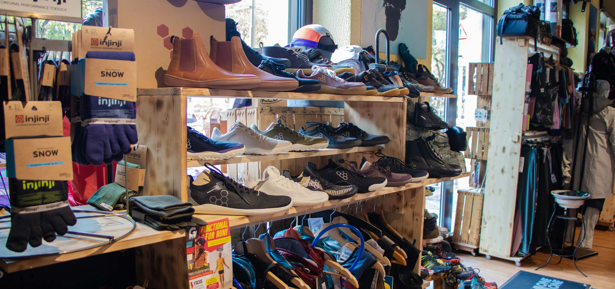 Foto dell'assortimento di scarpe barefoot da Passion Sport a Torino